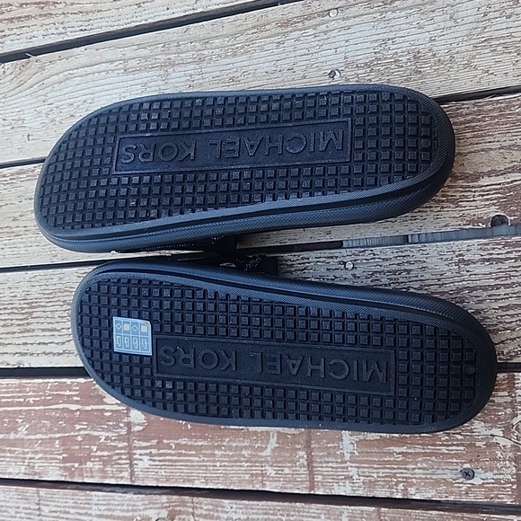 Michael Michael Kors Women Splash Slide Sandals NWOT - Picture 3 of 5